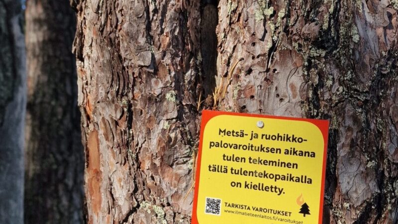 Retkikeittimen käyttö metsäpalovaroituksen aikana: Turvalliset vinkit